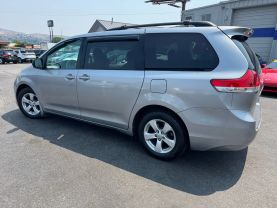 2011 TOYOTA SIENNA VAN V6, 3.5 LITER LE MINIVAN 4D