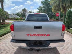 2009 TOYOTA TUNDRA DOUBLE CAB PICKUP V8, FLEX FUEL, 5.7 LITER SR5 PICKUP 4D 6 1/2 FT