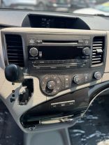 2011 TOYOTA SIENNA VAN V6, 3.5 LITER LE MINIVAN 4D