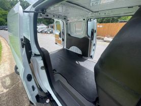 2019 Ford Transit Connect Cargo - Image 11