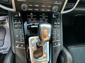 2018 PORSCHE CAYENNE SUV V6, 3.6 LITER SPORT UTILITY 4D
