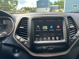 2018 JEEP CHEROKEE SUV V6, 3.2 LITER LIMITED SPORT UTILITY 4D at T&T Repairables - used car dealership in Spencer, Indiana.