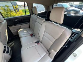 2017 Honda Pilot Ex-l W/navigation Sport Utility 4d - Image 17