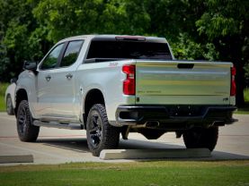 2021 CHEVROLET SILVERADO 1500 CREW CAB PICKUP V8, ECOTEC3, 5.3 LITER CUSTOM TRAIL BOSS PICKUP 4D 5 3/4 FT