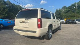 2014 Chevrolet Suburban 1500 - Image 4