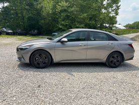 2023 HYUNDAI ELANTRA SEDAN 4-CYL, SULEV, 2.0 LITER SEL SEDAN 4D at T&T Repairables - used car dealership in Spencer, Indiana.