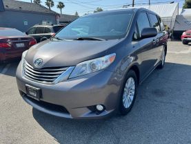 2015 TOYOTA SIENNA VAN V6, 3.5 LITER XLE MINIVAN 4D
