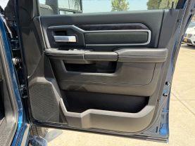 2024 RAM 2500 CREW CAB PICKUP V8, HEMI, 6.4 LITER BIG HORN PICKUP 4D 6 1/3 FT