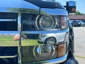 2018 Chevrolet Silverado 3500 Hd Crew Cab High Country Pickup 4d 8 Ft - Image 11