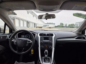 2016 Ford Fusion - Image 16