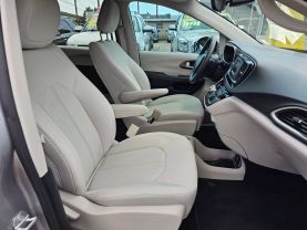 2017 CHRYSLER PACIFICA VAN V6, 3.6 LITER TOURING MINIVAN 4D