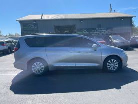 2017 CHRYSLER PACIFICA VAN V6, 3.6 LITER TOURING-L MINIVAN 4D