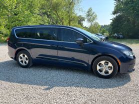 2017 CHRYSLER PACIFICA VAN V6, 3.6 LITER LX MINIVAN 4D at T&T Repairables - used car dealership in Spencer, Indiana.