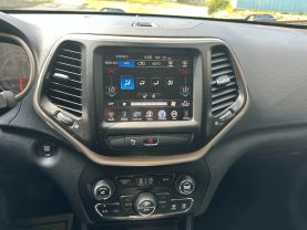 2018 JEEP CHEROKEE SUV V6, 3.2 LITER LIMITED SPORT UTILITY 4D at T&T Repairables - used car dealership in Spencer, Indiana.