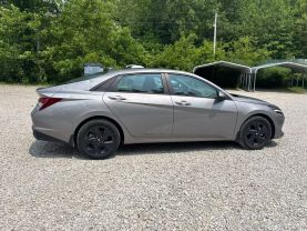 2023 HYUNDAI ELANTRA SEDAN 4-CYL, SULEV, 2.0 LITER SEL SEDAN 4D at T&T Repairables - used car dealership in Spencer, Indiana.