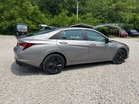 2023 HYUNDAI ELANTRA SEDAN 4-CYL, SULEV, 2.0 LITER SEL SEDAN 4D at T&T Repairables - used car dealership in Spencer, Indiana.