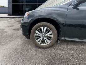 2019 Nissan Pathfinder S Sport Utility 4d - Image 18
