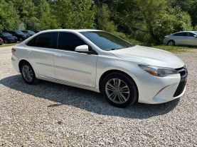 2017 TOYOTA CAMRY SEDAN 4-CYL, 2.5 LITER SE SEDAN 4D at T&T Repairables - used car dealership in Spencer, Indiana.