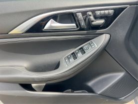 2017 INFINITI QX30