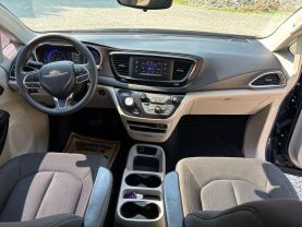 2017 CHRYSLER PACIFICA VAN V6, 3.6 LITER LX MINIVAN 4D at T&T Repairables - used car dealership in Spencer, Indiana.