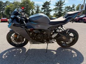2025 KAWASAKI ZX636KSFAL NINJA ZX-6R SPORTBIKES - -
