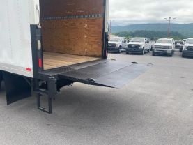 2012 FORD F550 SUPER DUTY REGULAR CAB 18FT BOX TRUCK WITH 2,000 LBS LIFTGATE BOX TRUCKS V8, TURBO DIESEL, 6.7 LITER 165" W.B. 2D - Eddies Auto Sales