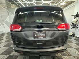 2020 CHRYSLER VOYAGER
