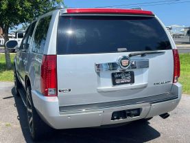 2014 Cadillac Escalade Luxury Sport Utility 4d - Image 5