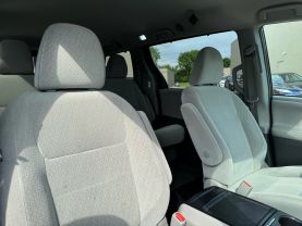 2019 TOYOTA SIENNA VAN V6, 3.5 LITER LE MINIVAN 4D
