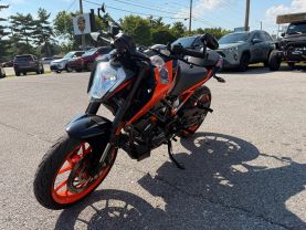 2023 KTM 200 DUKE SPORTBIKES - -