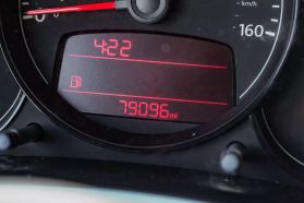 2012 Volkswagen Beetle - Image 19