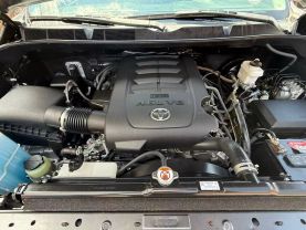 2018 TOYOTA TUNDRA CREWMAX PICKUP V8, 4.6 LITER SR5 PICKUP 4D 5 1/2 FT