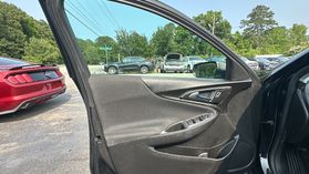 2018 Chevrolet Malibu - Image 9