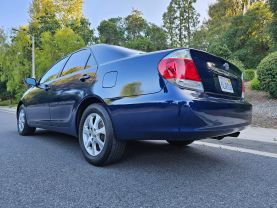 2005 TOYOTA CAMRY XLE SEDAN 4D