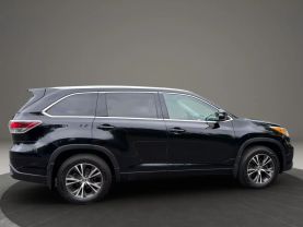 2016 Toyota Highlander - Image 18