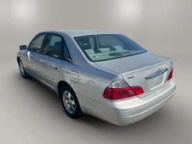 2004 TOYOTA AVALON