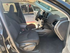 2019 JEEP CHEROKEE SUV 4-CYL, ZERO EVAP, 2.4 LITER LATITUDE SPORT UTILITY 4D