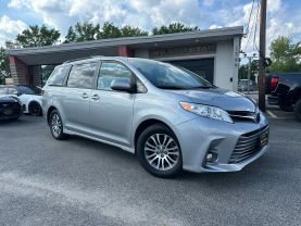 Used 2018 TOYOTA SIENNA VAN V6, 3.5 LITER XLE MINIVAN 4D - LA Auto Star located in Virginia Beach, VA