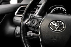 2020 Toyota Camry - Image 18