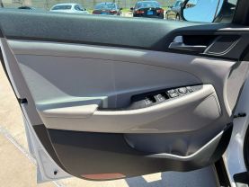 2017 HYUNDAI TUCSON SUV 4-CYL, 2.0 LITER SE SPORT UTILITY 4D