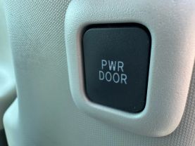 2019 TOYOTA SIENNA VAN V6, 3.5 LITER LE MINIVAN 4D