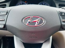 2020 HYUNDAI ELANTRA - 4-CYL, 2.0 LITER SEL SEDAN 4D