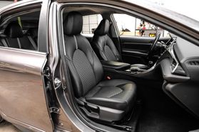 2020 Toyota Camry - Image 28