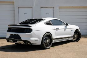 2015 Ford Mustang - Image 10