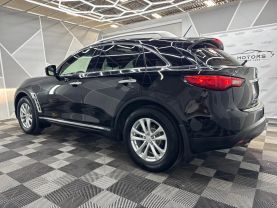 2016 INFINITI QX70