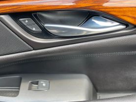 2015 Cadillac Escalade - Image 28