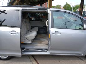 2014 TOYOTA SIENNA