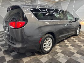 2020 CHRYSLER VOYAGER