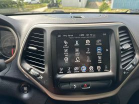 2018 JEEP CHEROKEE SUV V6, 3.2 LITER LIMITED SPORT UTILITY 4D at T&T Repairables - used car dealership in Spencer, Indiana.