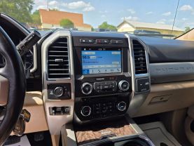 2018 FORD F250 SUPER DUTY CREW CAB PICKUP V8, TURBO DIESEL, 6.7L LARIAT PICKUP 4D 8 FT